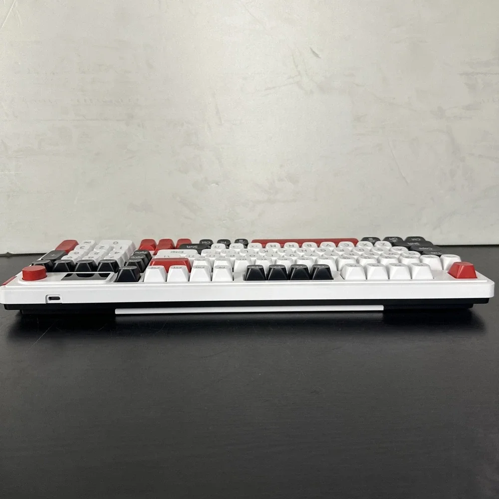 Tecware Spectre 96 RGB White Mechanical‎ Keyboard Customizable LCD Screen